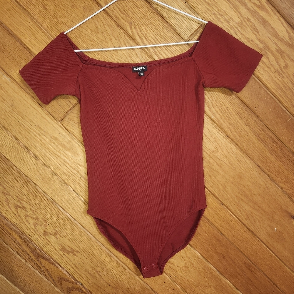 Express dark red square neck v dip short sleeved xs bodysuit